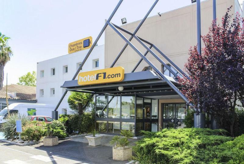 Hotelf1 La Rochelle Rénové Hotel